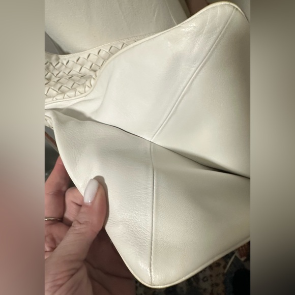 Bottega Veneta Intrecciato Cutwork Crossbody/ Shoulder Bag Ivory/Tan - Picture 10 of 16